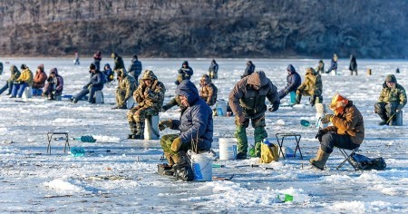 Когда лучше клюёт зимой, секреты удачной зимней рыбалки