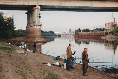 Почему нельзя рыбачить под мостом и даже рядом с ним