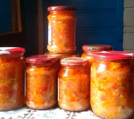 Рецепт салата на зиму со скумбрией и овощами