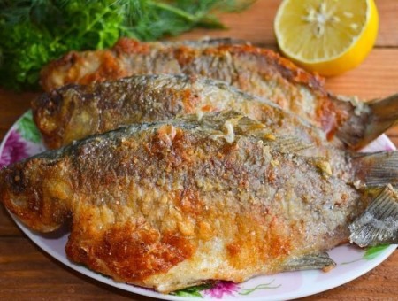 Как пожарить речную рыбу на сковороде
