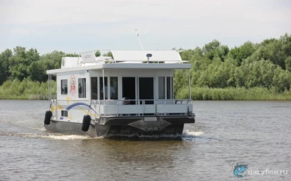 Тур с проживанием на речной яхте фото